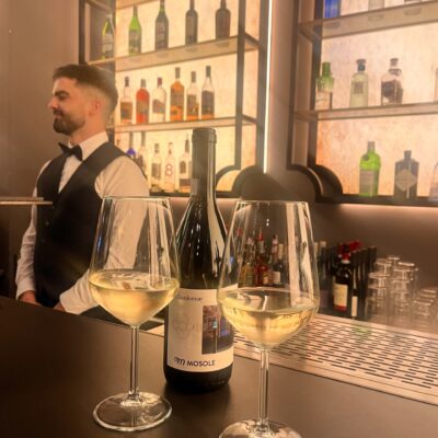 My Friend Cafe, il locale ristorante e bar in corso Magenta a Milano
