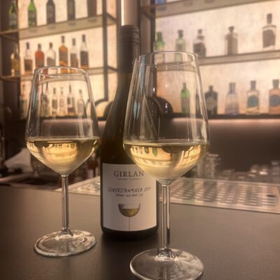 My Friend Cafe, il locale ristorante e bar in corso Magenta a Milano